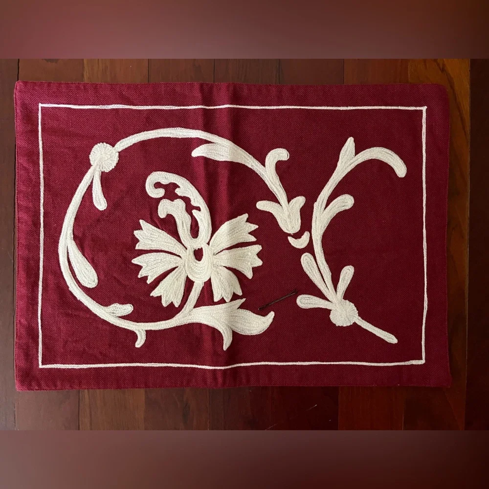 New table ware Williams Sonoma Crimson 8 Napkins and 8 Placemats deep Red